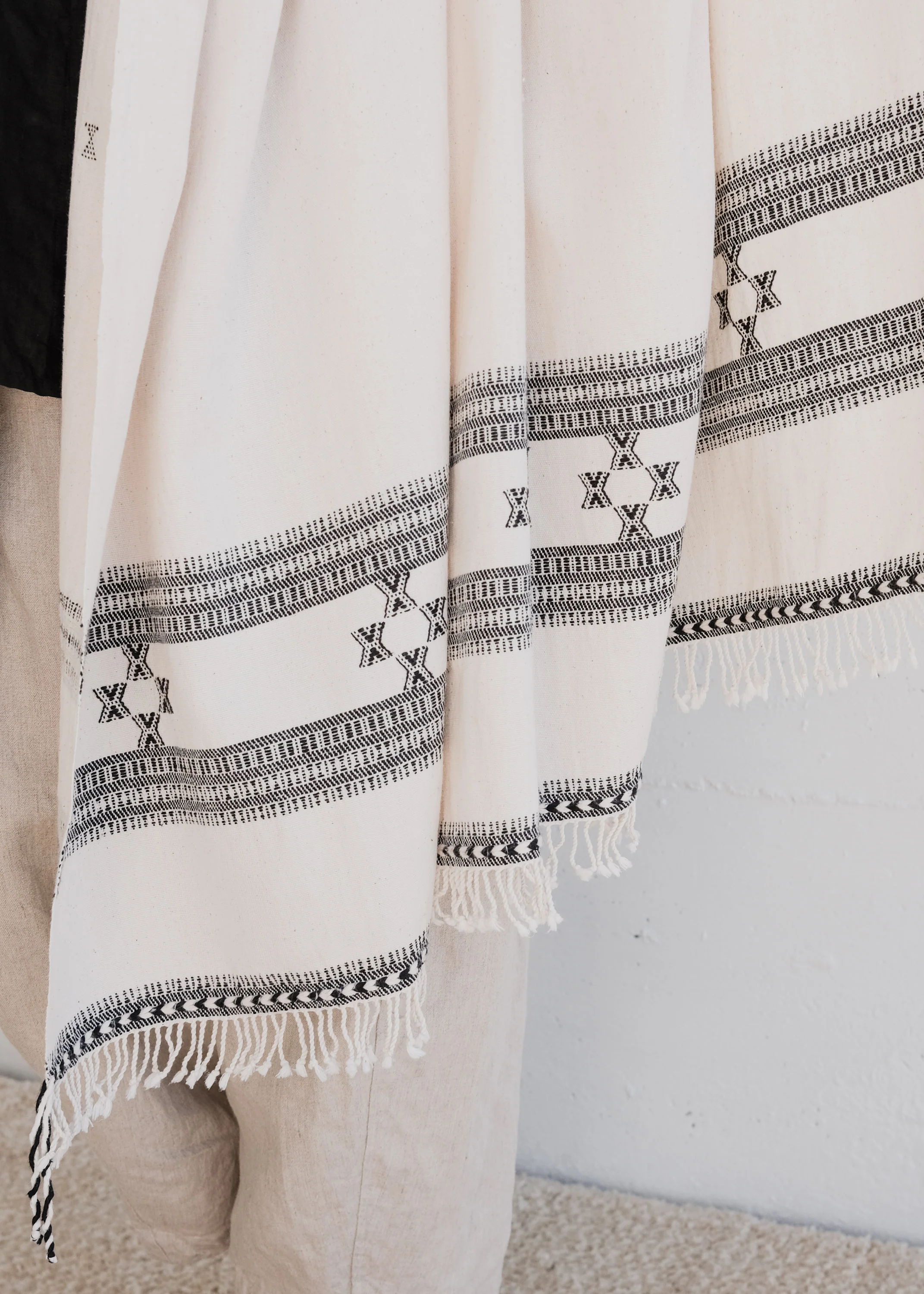 Bhujodi Blanket Shawl - Handwoven Kala Cotton - Symbols - Image 9