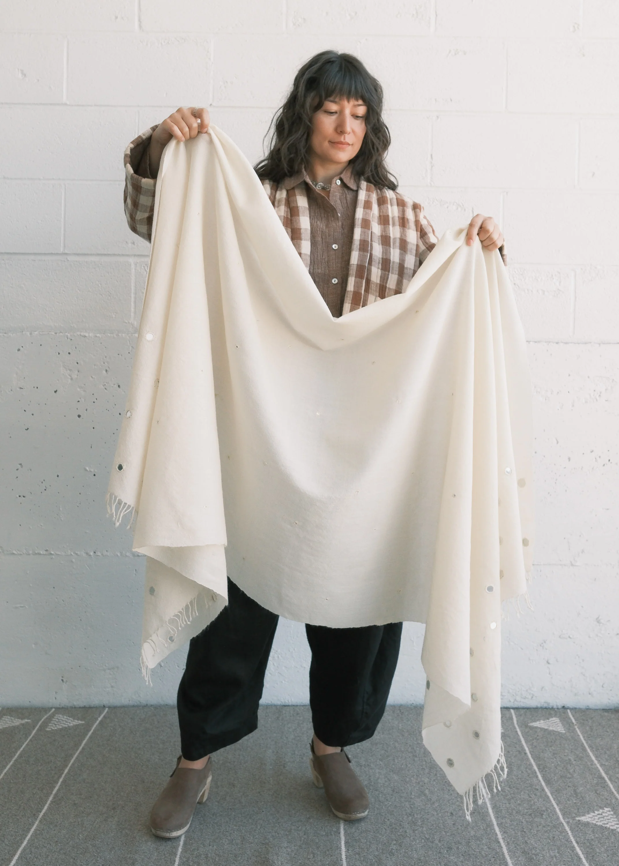 Bhujodi Shawl - Wool - Oyster Pearl