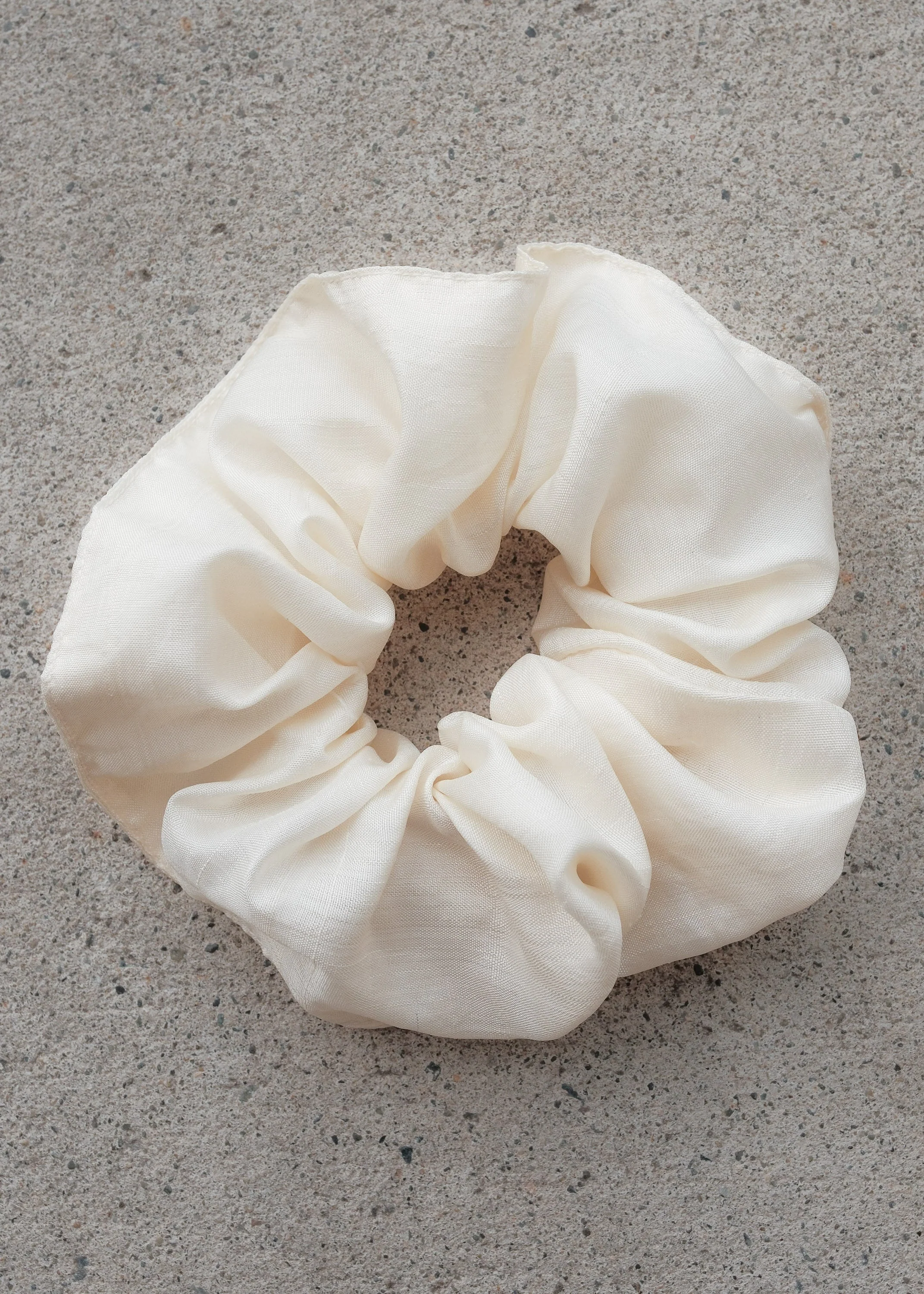 Silk Scrunchie - Medium Lush - Dyeable - Image 3