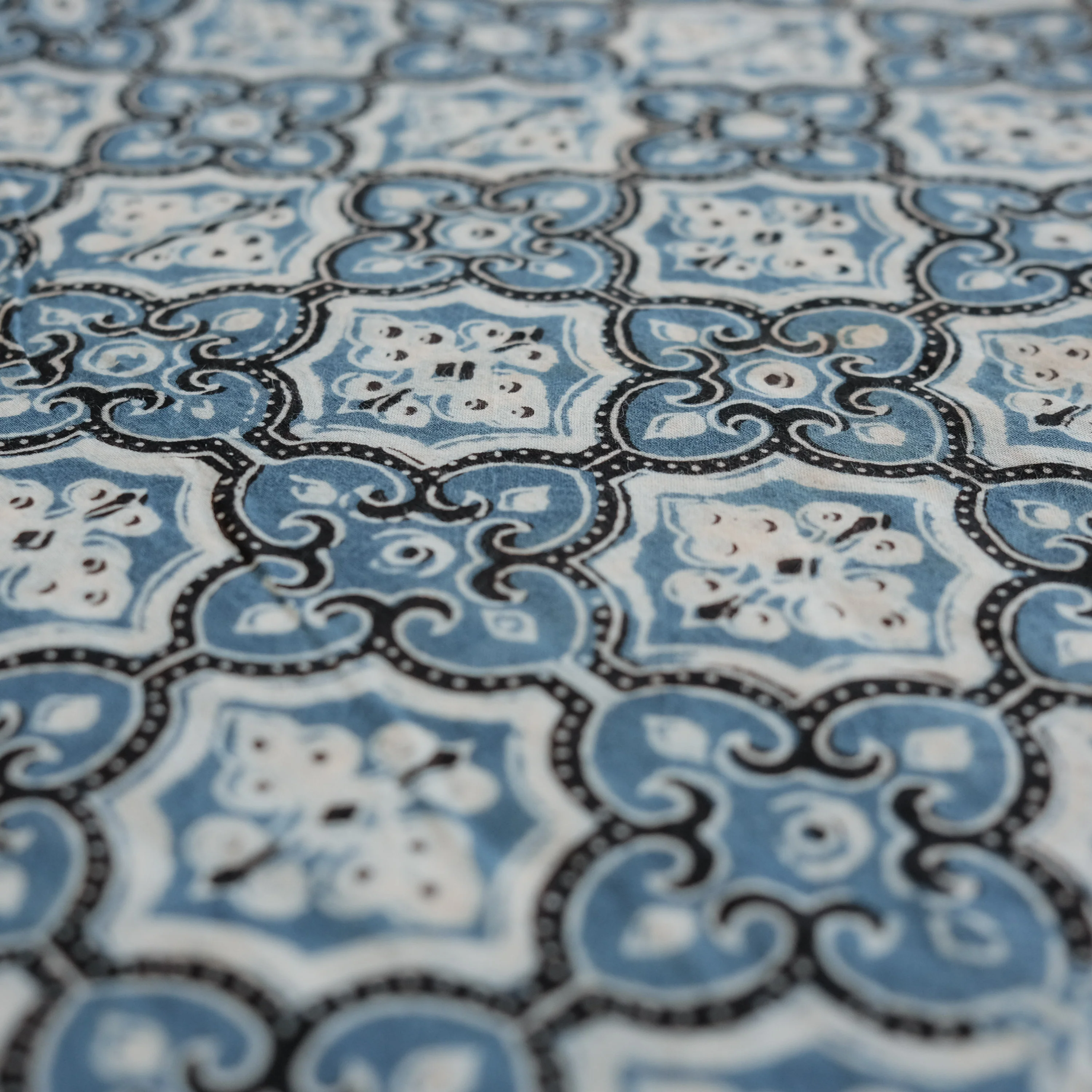 Fabric - Organic Cotton Block Printed with Natural Dyes - Indigo Arabesque - Image 4