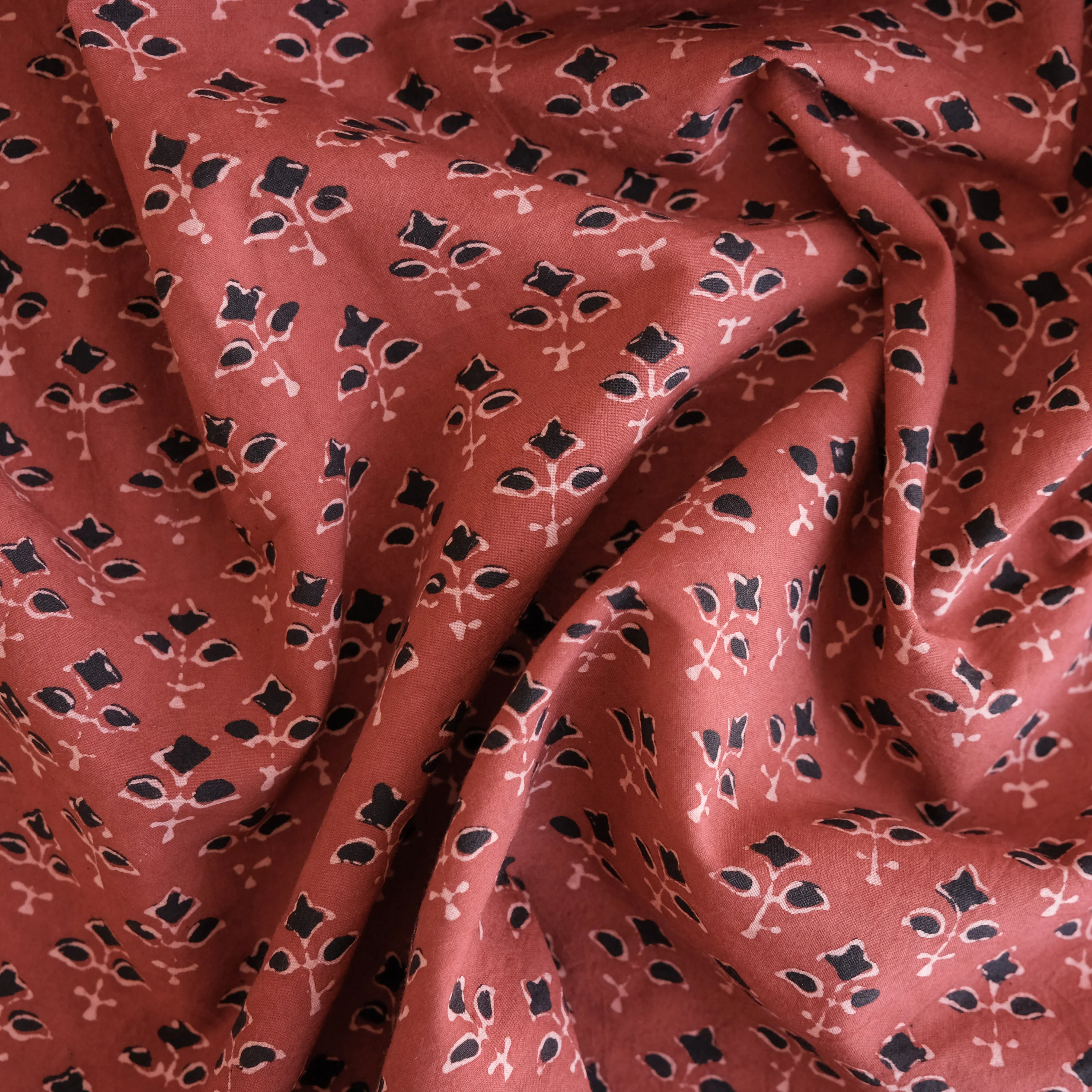 Fabric - Organic Cotton Block Printed with Natural Dyes - Madder Bhuti - Image 2