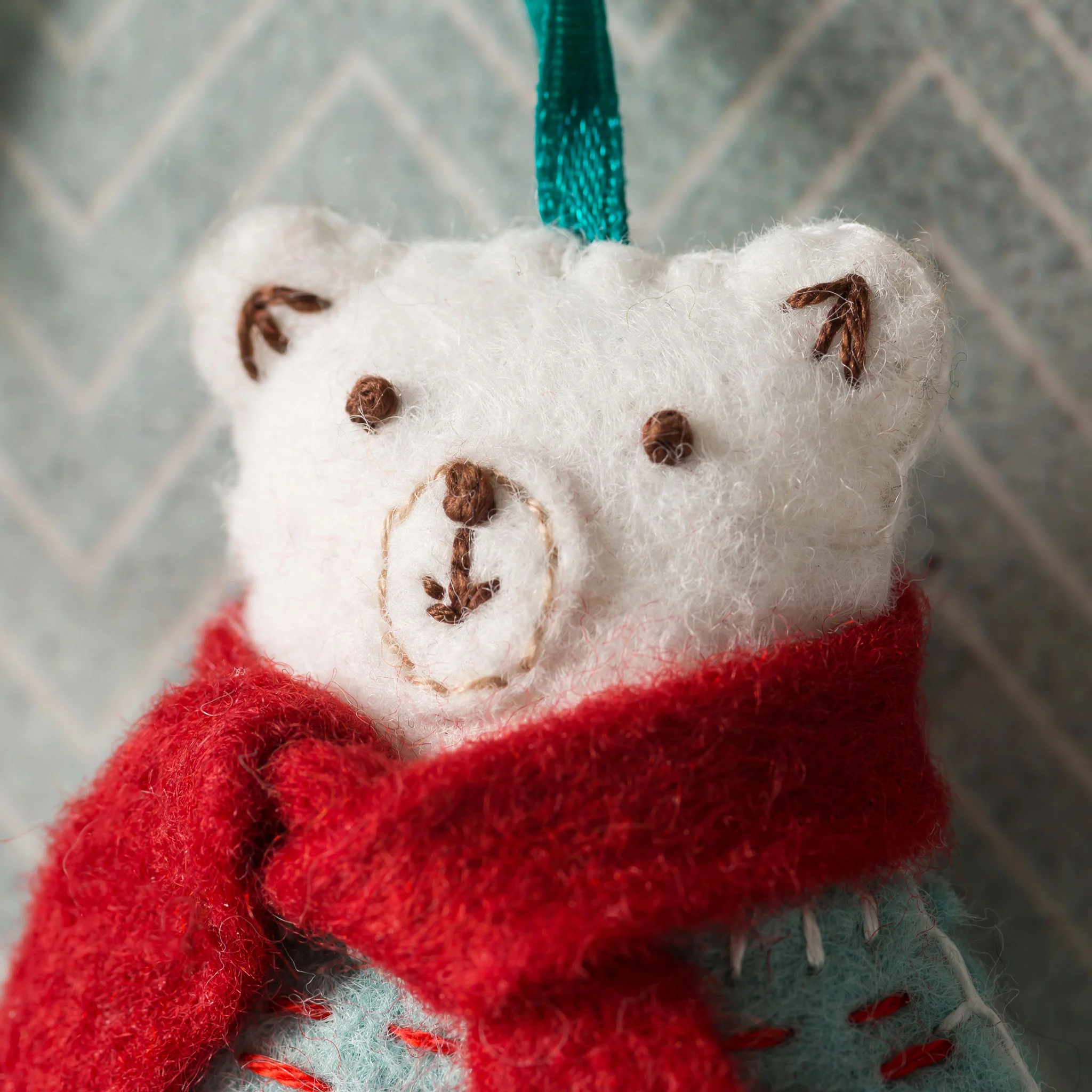 Embroidery Felt Craft Kit by Corinne Lapierre - Polar Bear - Image 2