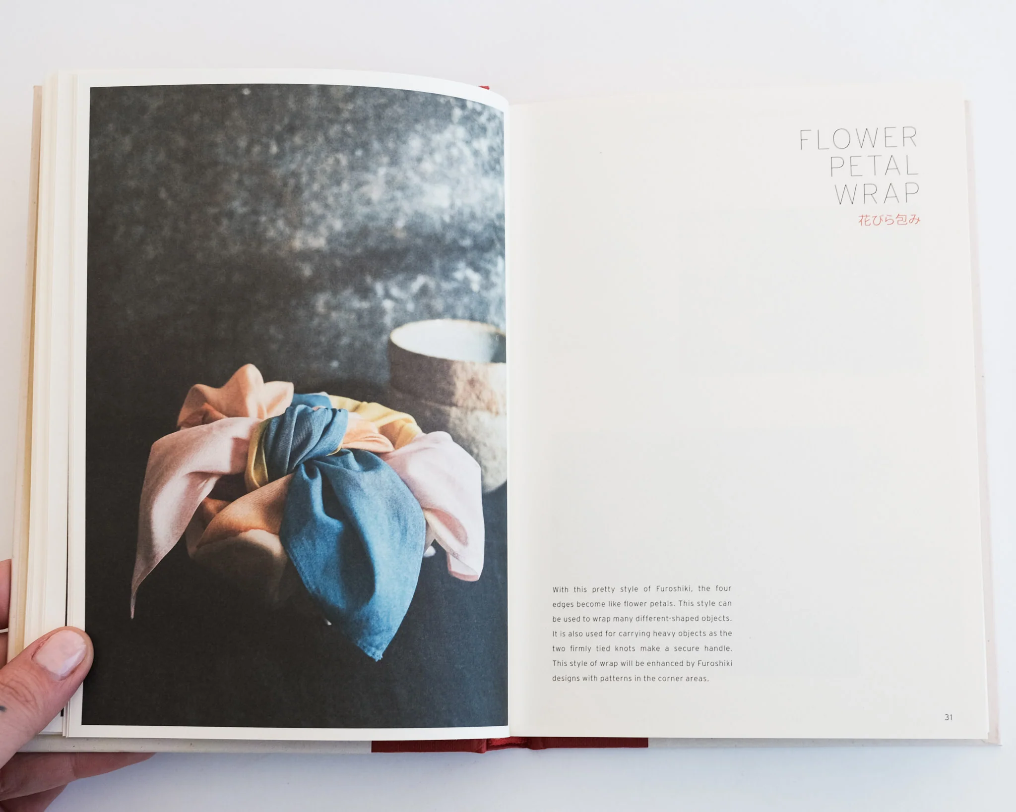Furoshiki: And the Japanese Art of Gift Wrapping - Image 5