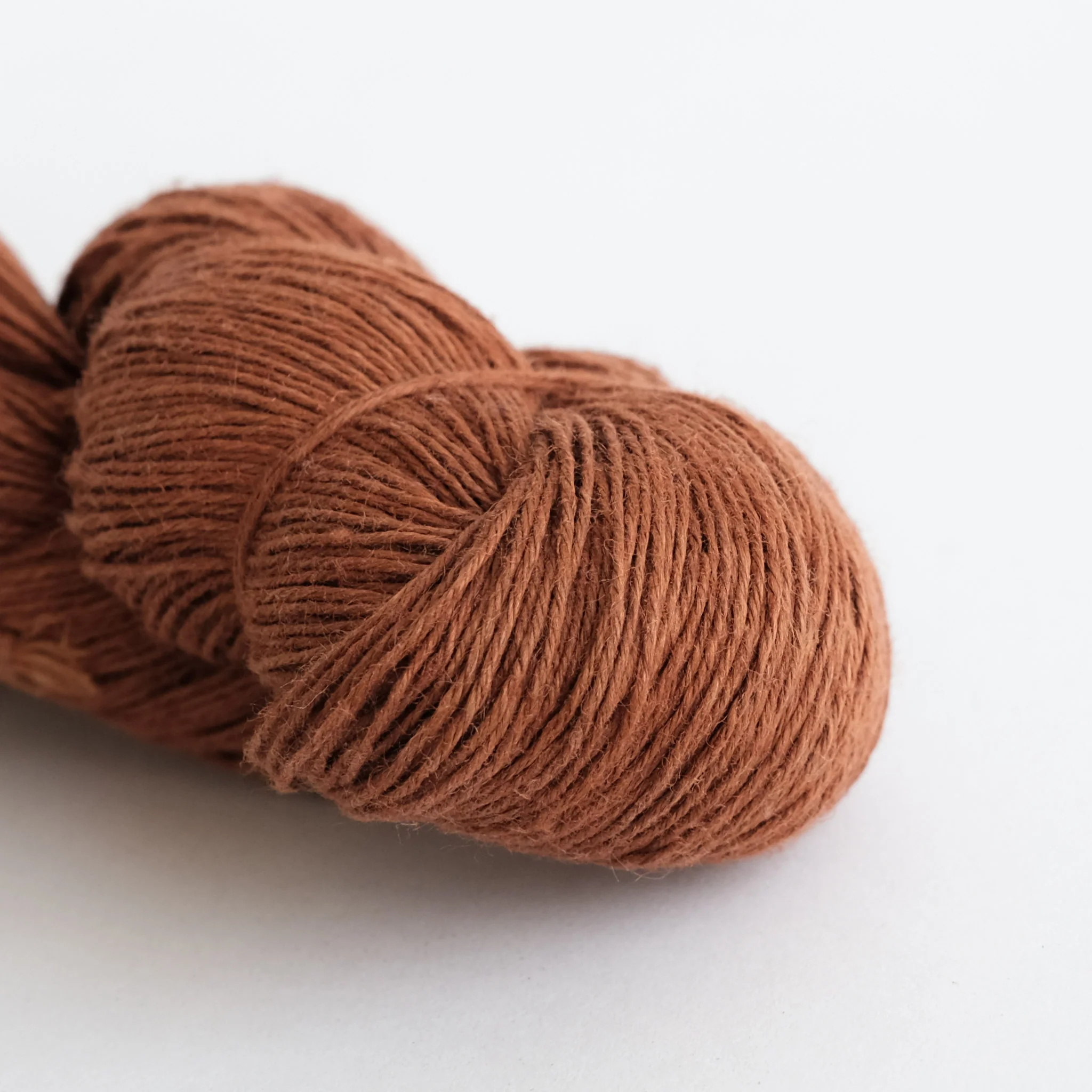Honest Yarn - Naturally Dyed Organic Linen - Fingering - Cinnamon