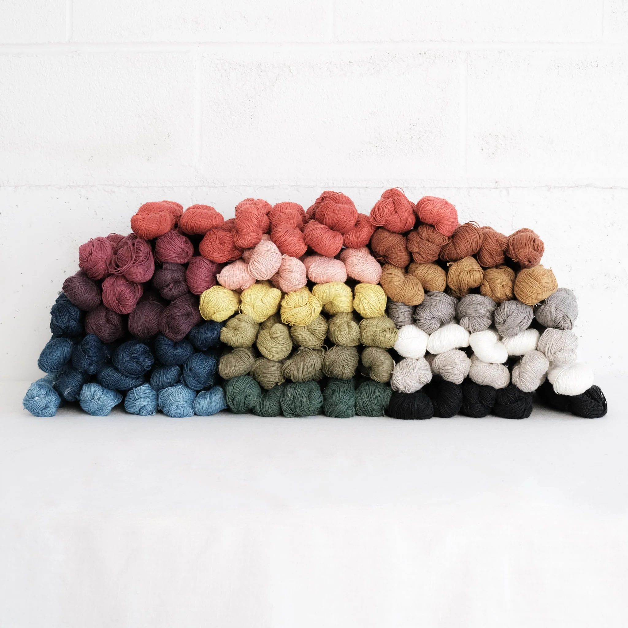 Honest Yarn Wholesale - Naturally Dyed Organic Linen - 90 Skeins - LACE / FINGERING / SPORT - Image 3