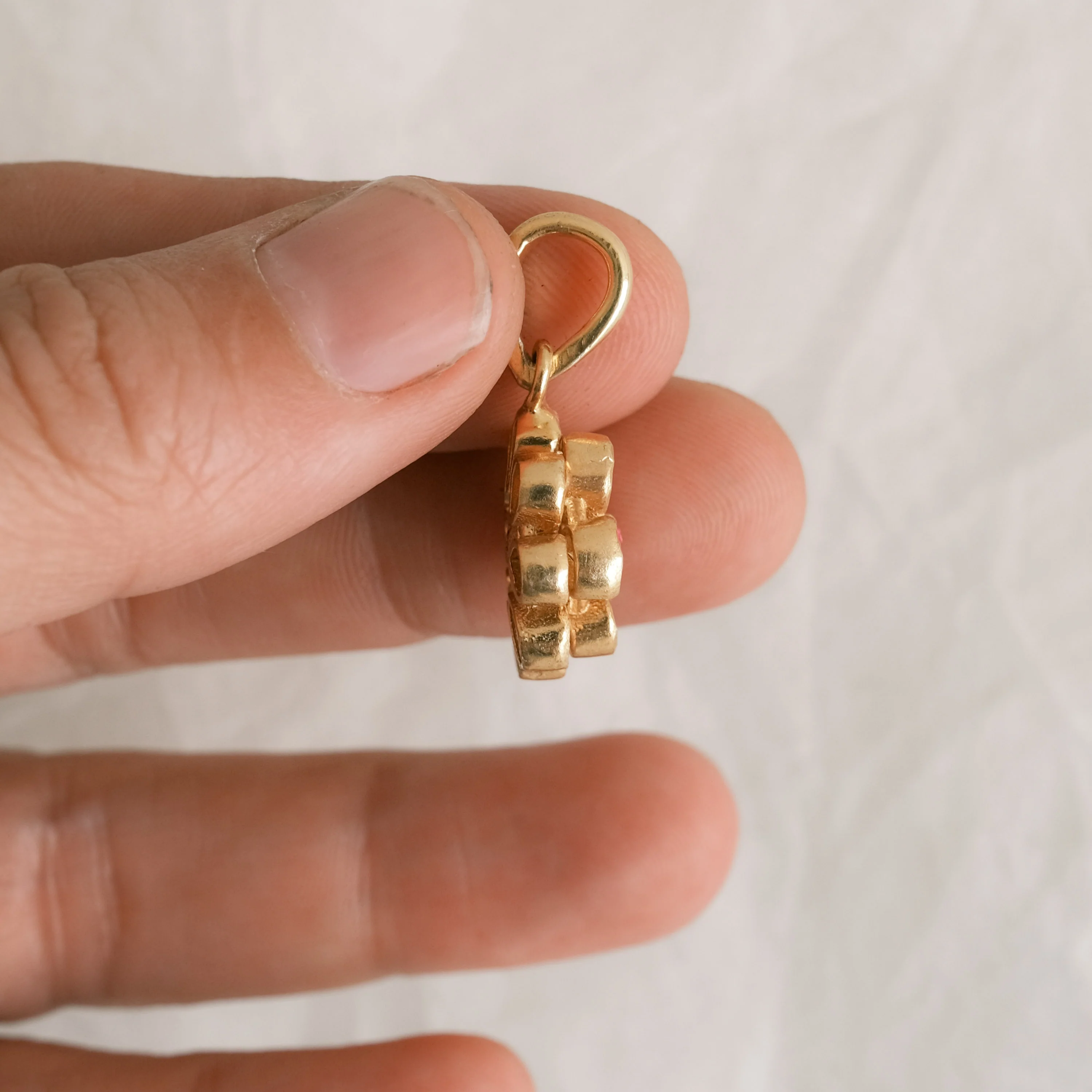 Jewellery - Pendant - Gold Plate Bright Flower - Image 4