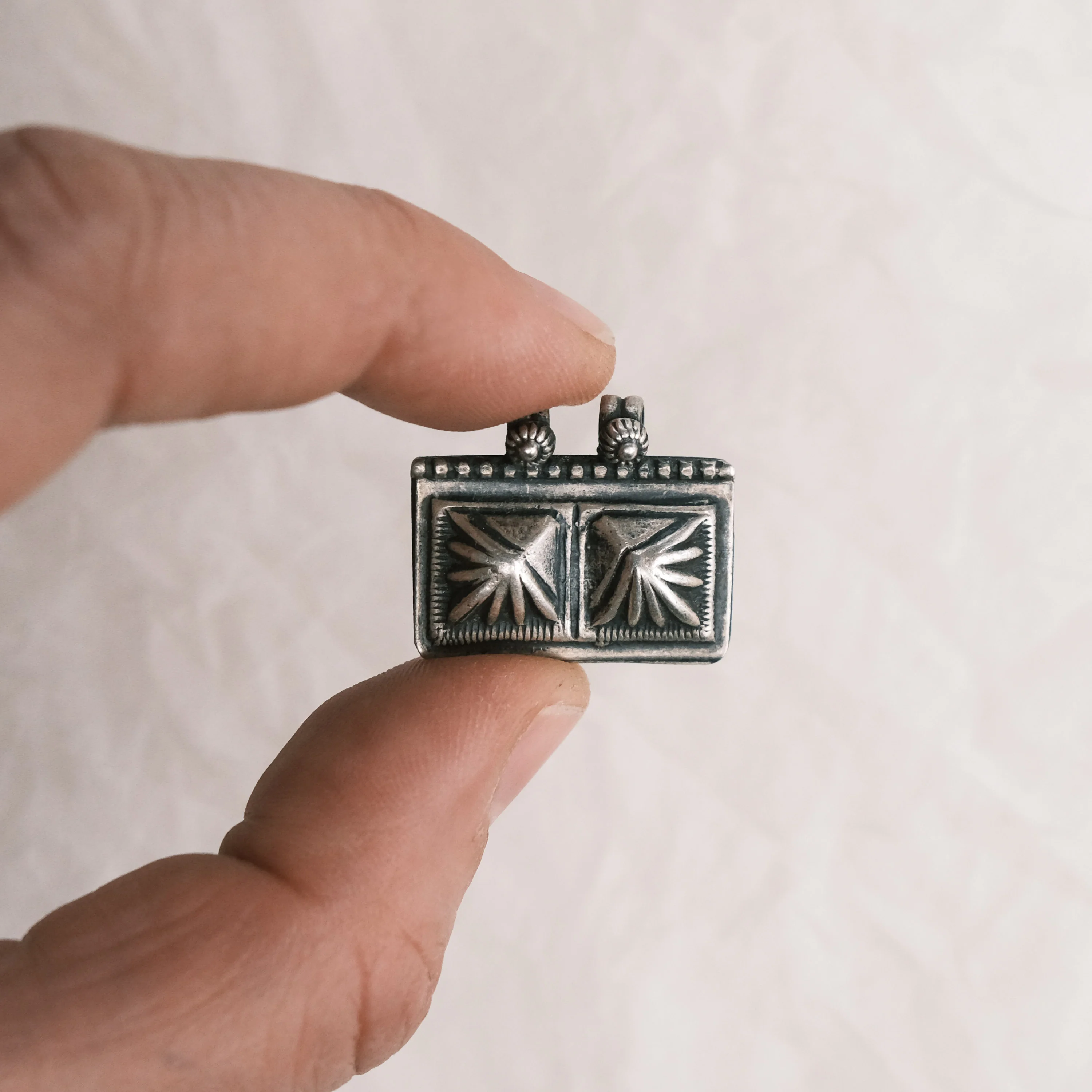Jewellery - Pendant - Vintage Silver Little Lights - Image 2