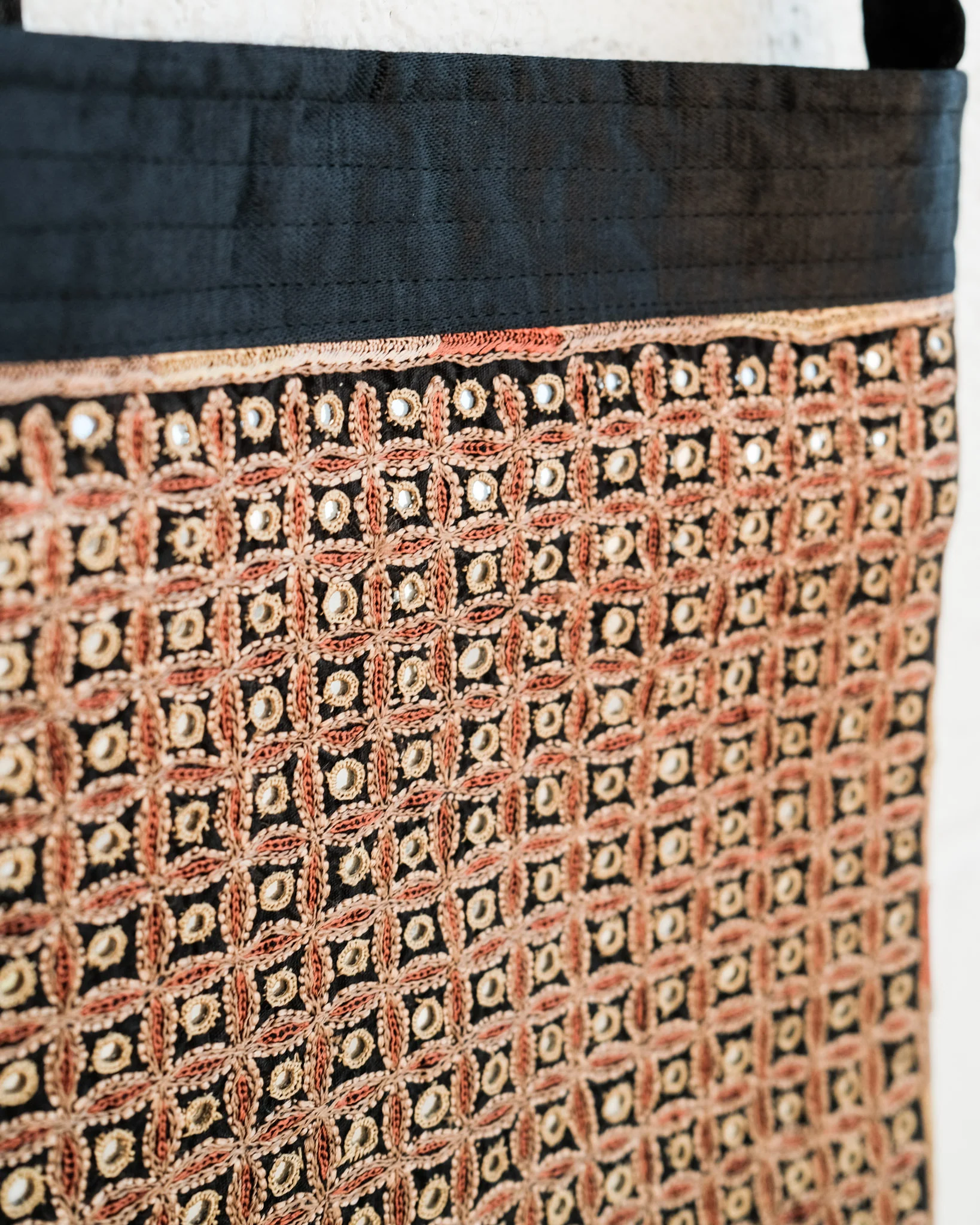 Kachchh Embroidery - Shoulder Bag - Mutwa - Golden Temple - Image 4