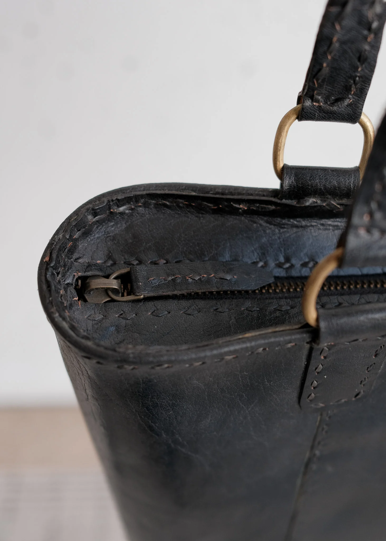 Leather Walkabout Bag Medium - Black - Image 3