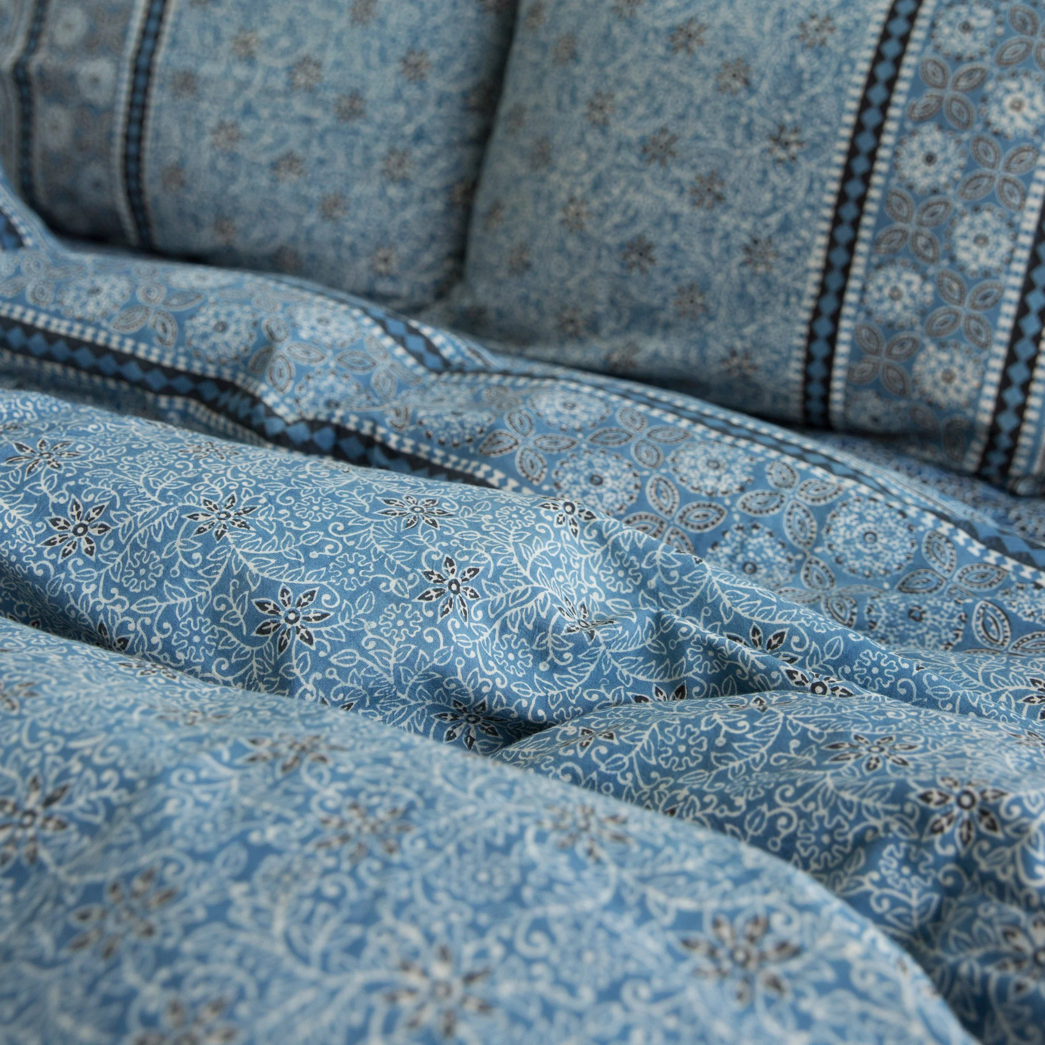 Organic Cotton Sheet - Ajrakh Indigo Vine - Image 4