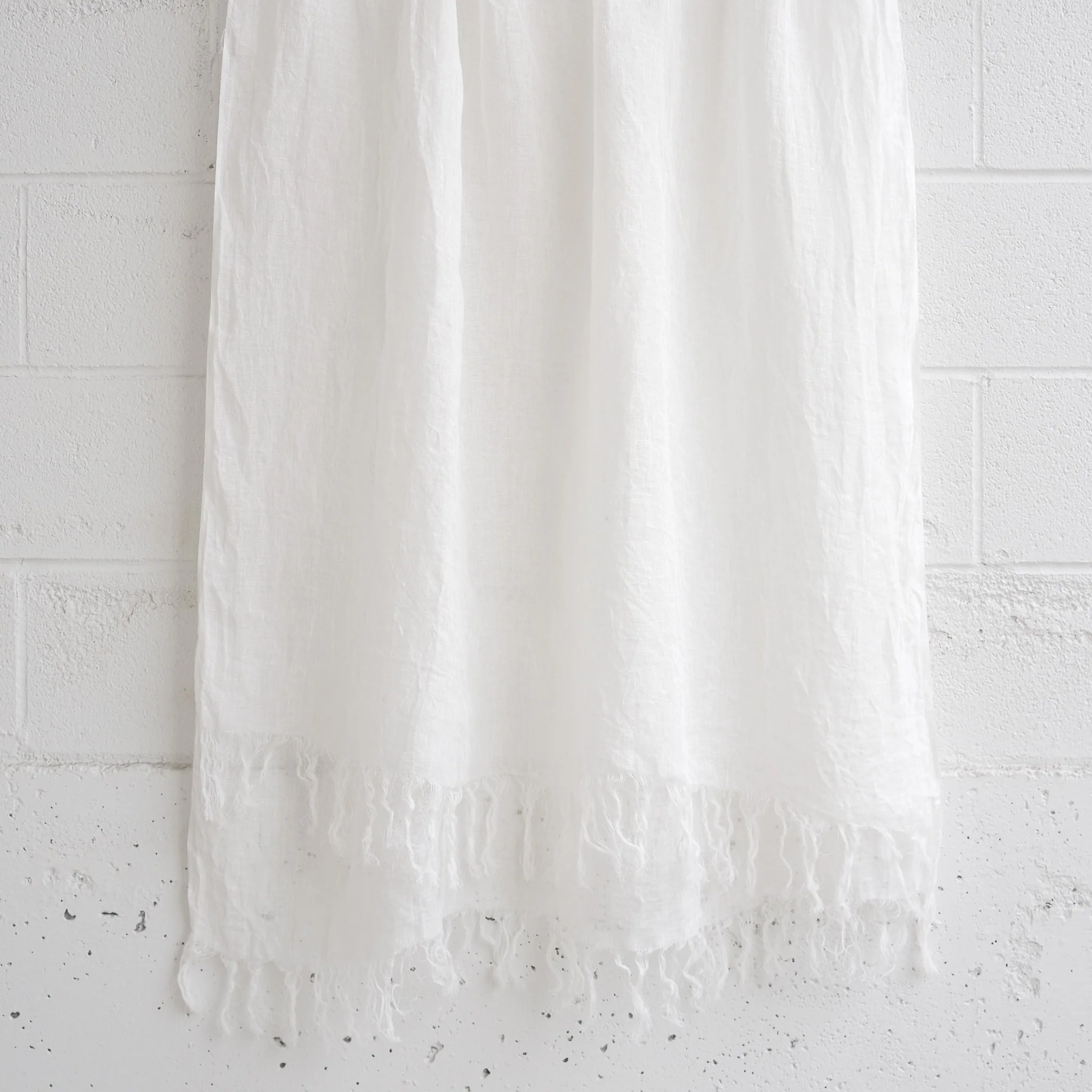 Shawls - Linen Handwoven with Long Fringe - White (6 pack) - Image 3