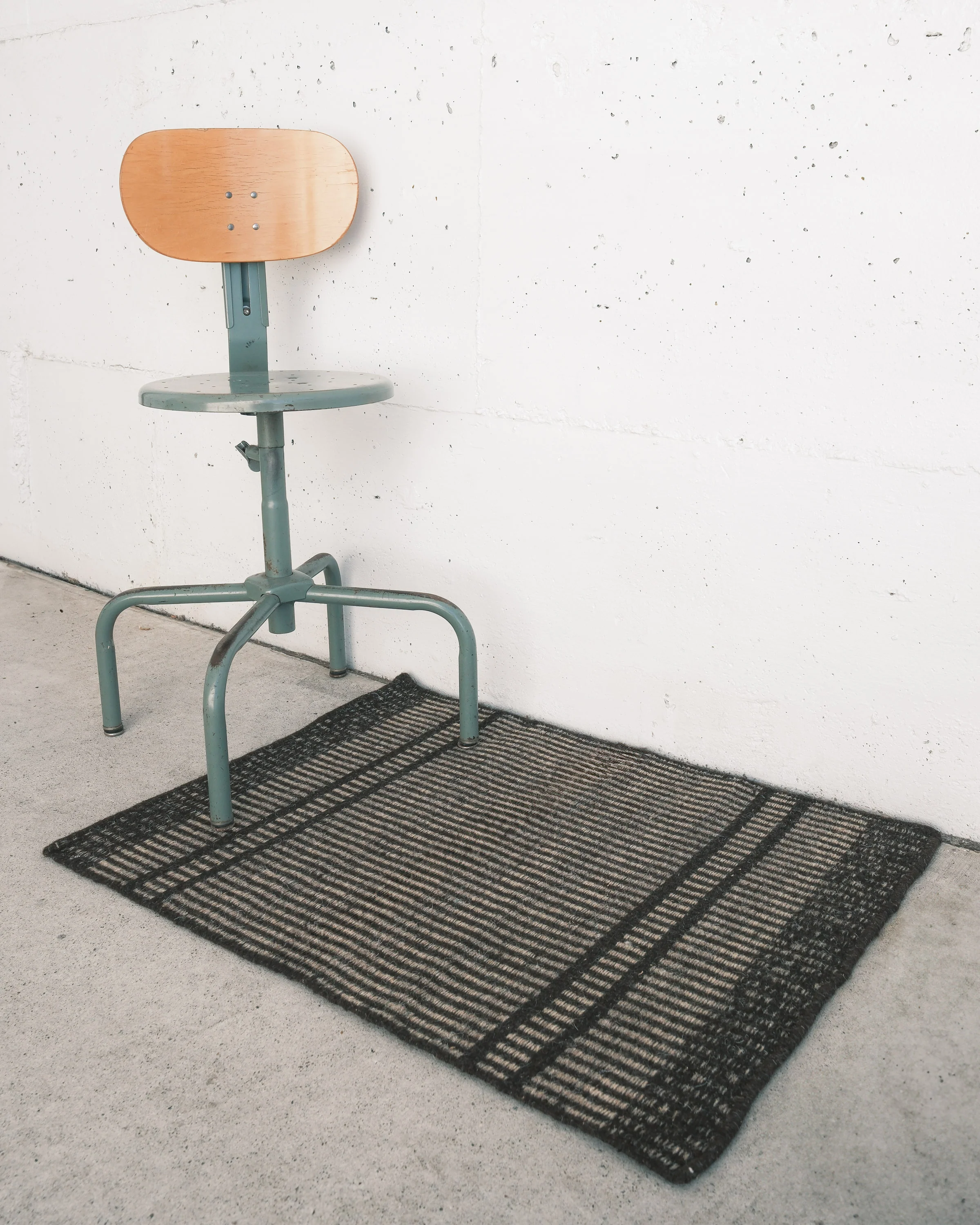 Wool Jawaja Carpet - Small - Grounded - Image 2